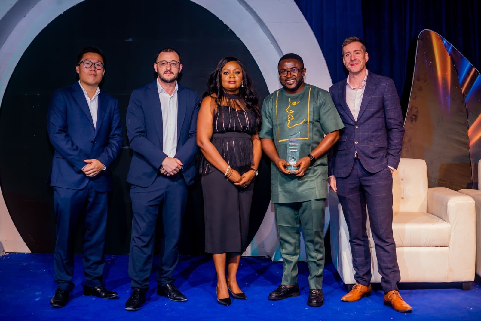 AECO Limited receiving Oxford International Outstanding Performance Award